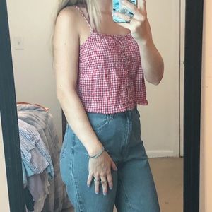 Red and white picnic style print